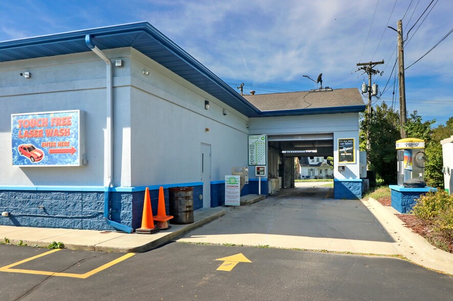 More Photos Of 1231 Grant St, Lake Geneva Convenience Store For Sale