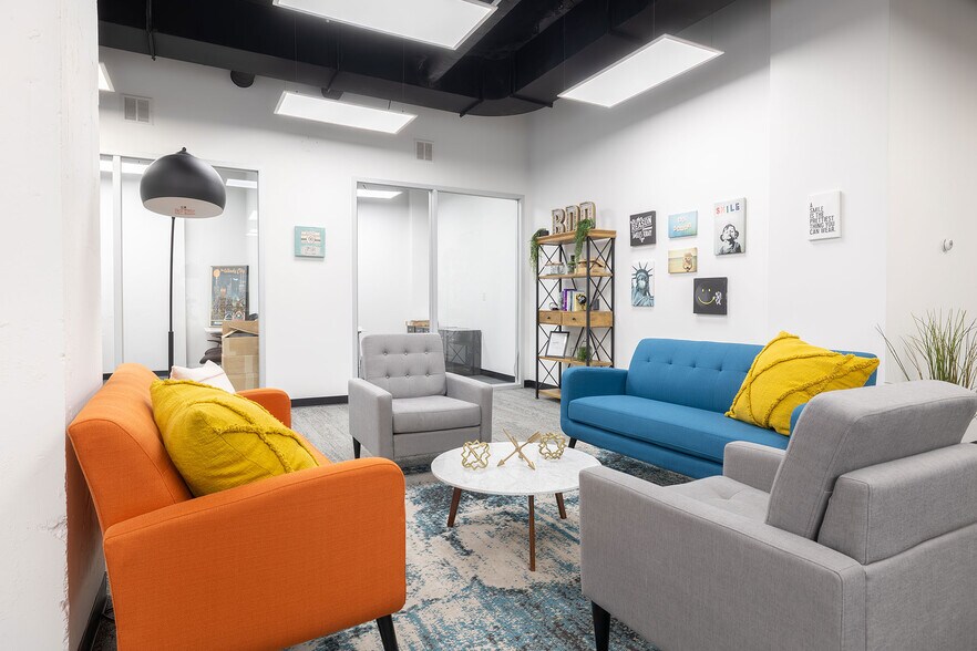 More Photos Of 318 W Adams St, Chicago Coworking Space