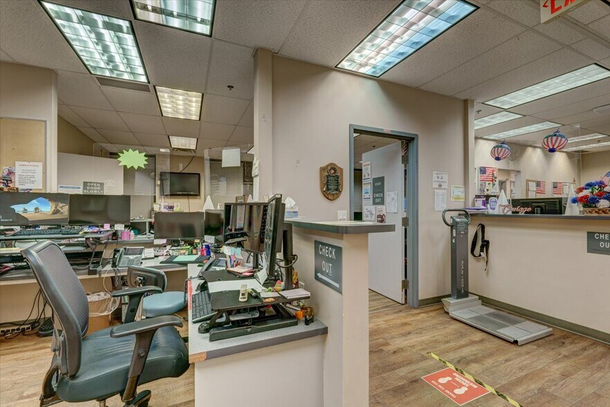 More Photos Of 2035 Mesquite Ave, Lake Havasu City Medical For Sale