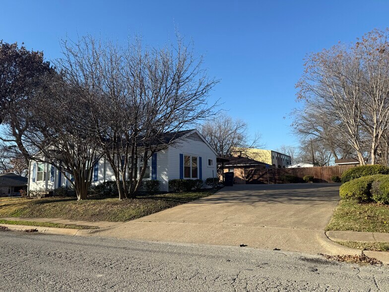 More Photos Of 513 S Tennessee St, McKinney Office For Sale