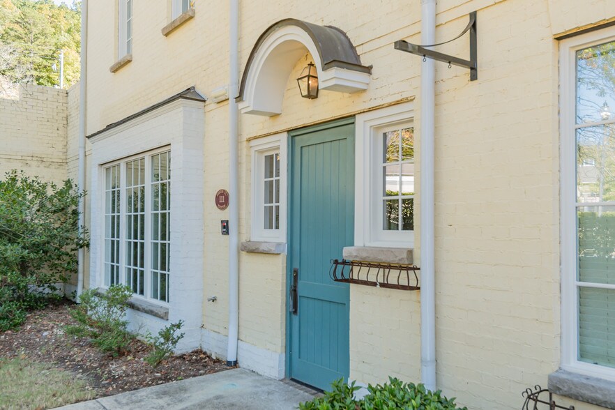 More Photos Of 1121 Edenton St, Birmingham Office For Lease