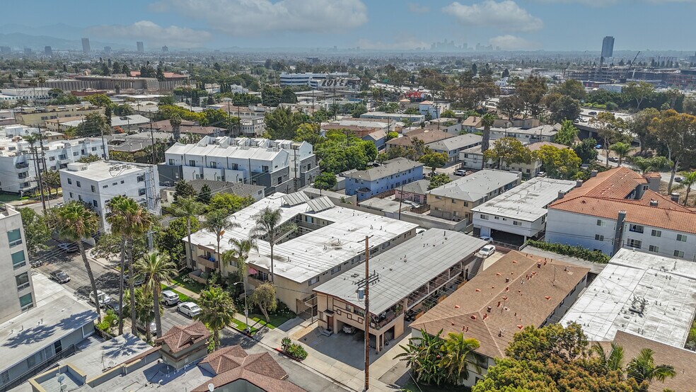 More Photos Of 3326 S Canfield Ave, Los Angeles Apartments For Sale