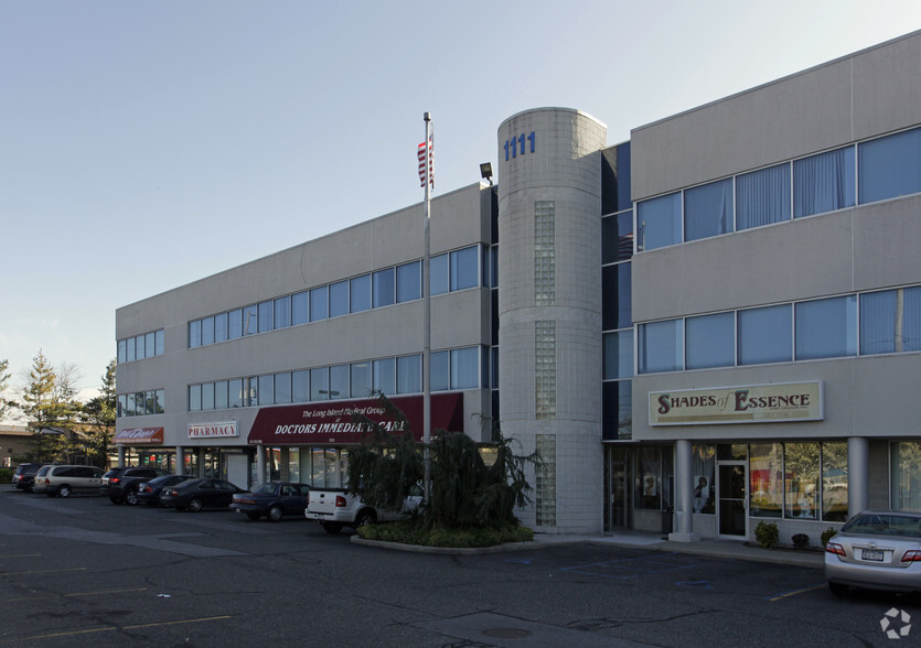 Primary Photo Of 1111 Broadhollow Rd, Farmingdale Medical For Lease