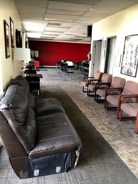 More Photos Of 1821 N Helm Ave, Fresno Warehouse For Lease