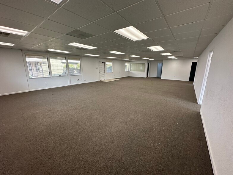 More Photos Of 2491 W Shaw Ave, Fresno Office For Sale