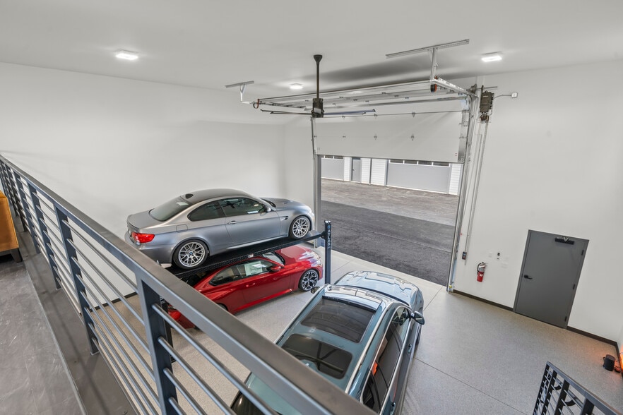 More Photos Of 4477 34th Ave, Cincinnati Self Storage For Sale