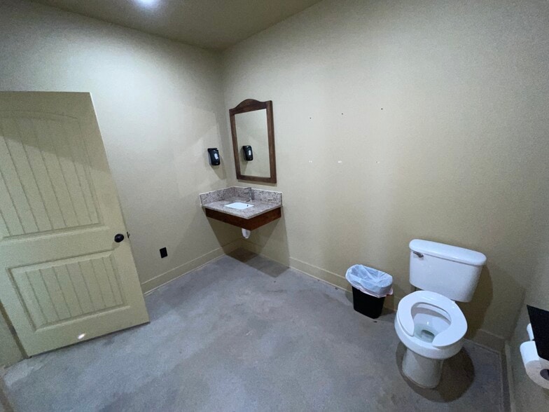 More Photos Of 9606 Interstate 20, Eastland Light Manufacturing For Sale