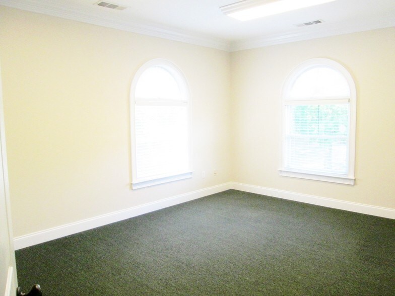 More Photos Of 4080 McGinnis Ferry Rd, Alpharetta Office For Lease