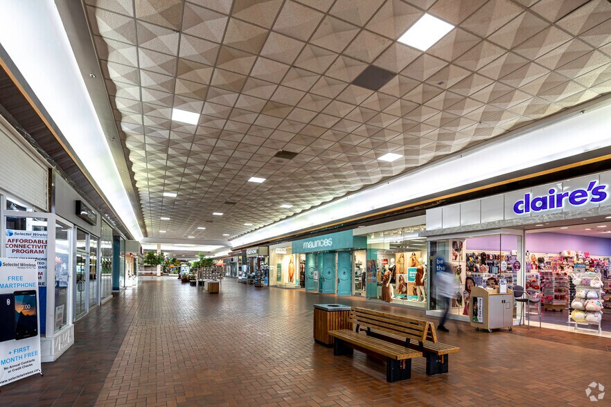 More Photos Of 2259 S 9th St, Salina Unknown For Lease