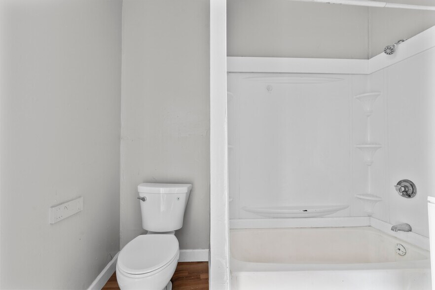 More Photos Of 5 Hill St, Waterbury Apartments For Sale