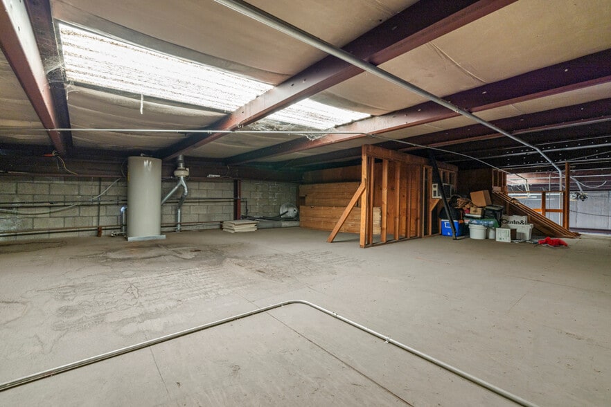 More Photos Of 3735 Washburn Way, Klamath Falls Warehouse For Lease