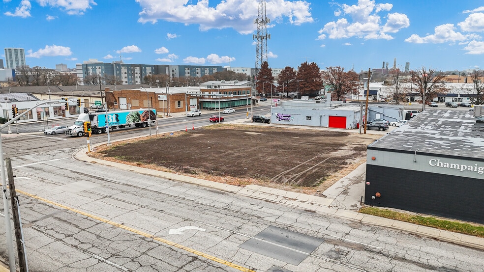 More Photos Of 401 S Neil St, Champaign Land For Lease