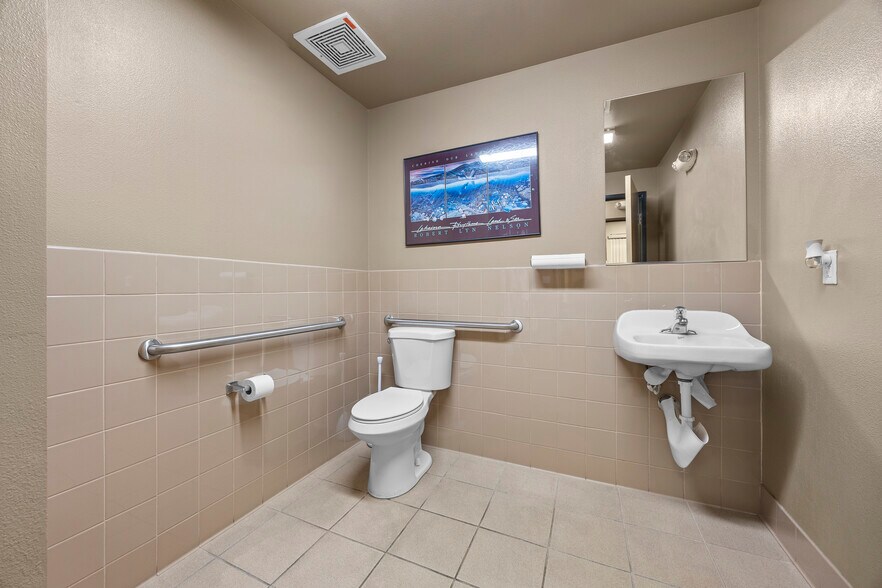 More Photos Of 9187 W Flamingo Rd, Las Vegas Medical For Sale