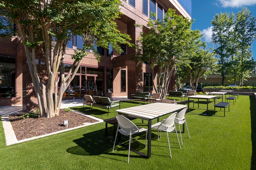 More Photos Of 1850 Parkway Pl, Marietta Office For Lease