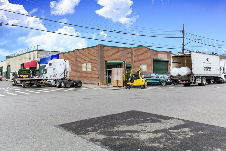 More Photos Of 1321 Oak Point Ave, Bronx Manufacturing For Sale