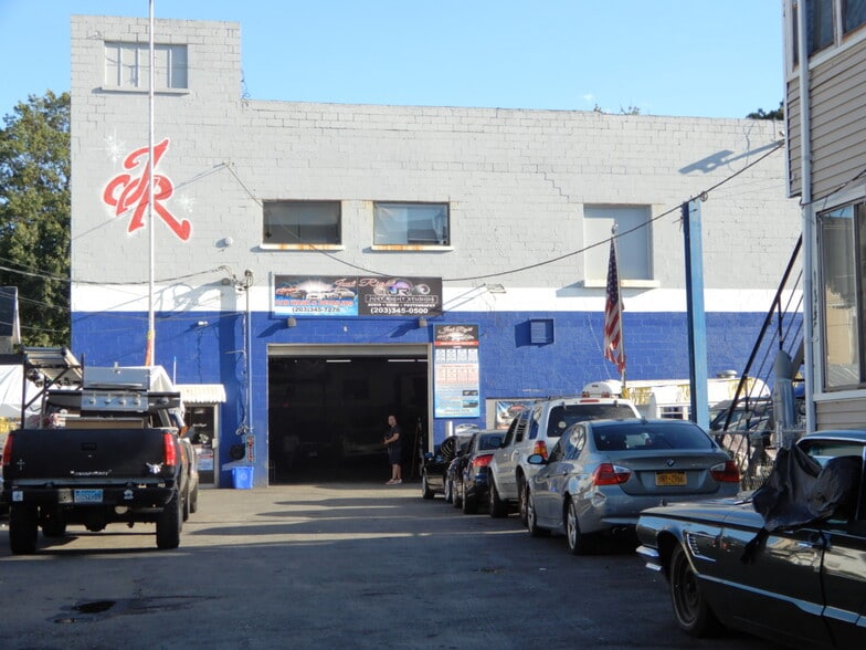 More Photos Of 105 Wood Ave, Bridgeport Light Manufacturing For Sale