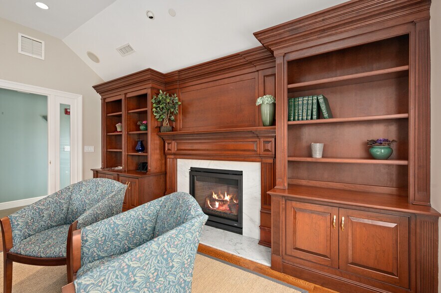 More Photos Of 13 Bartlet St, Andover Office For Lease