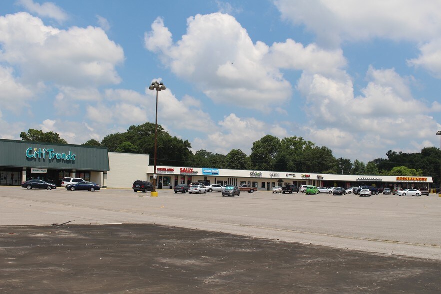 More Photos Of 2001 NW Evangeline Trwy, Lafayette Unknown For Lease