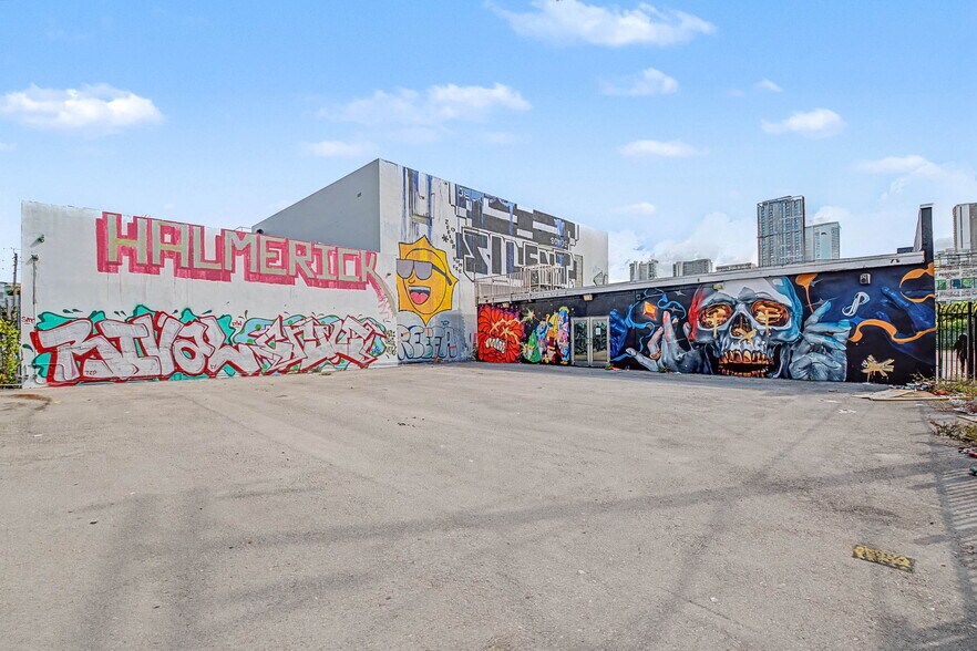 More Photos Of 2500 N Miami Ave, Miami Light Distribution For Sale