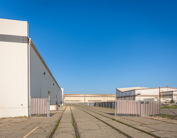 More Photos Of 2901 Apron Ave, Atwater Warehouse For Sale