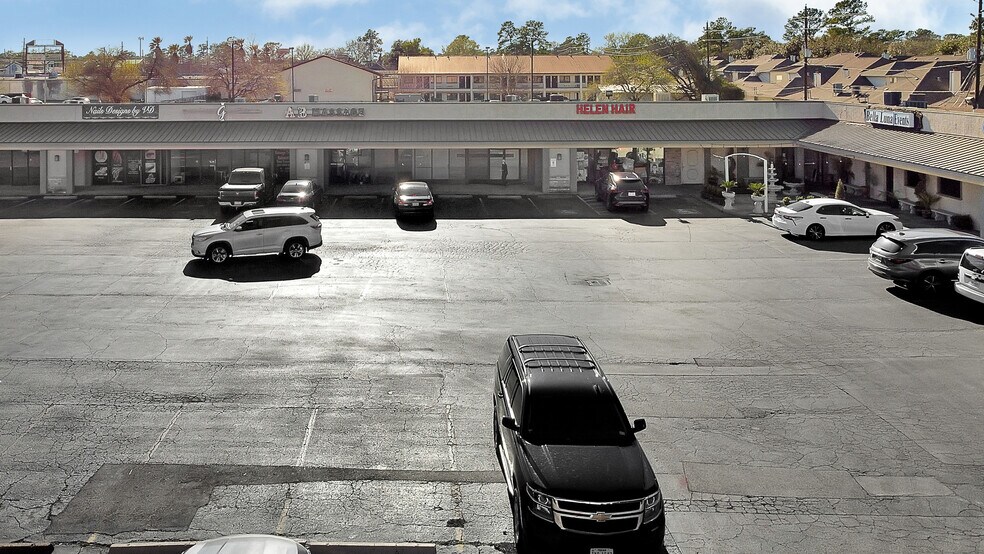 More Photos Of 4620-4658 FM 1960 Rd W, Houston Unknown For Lease