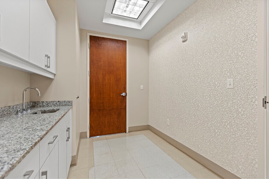 More Photos Of 8200 SW 117th Ave, Miami Medical For Lease