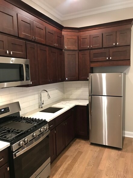 More Photos Of 251 Main St, Northport Storefront For Sale