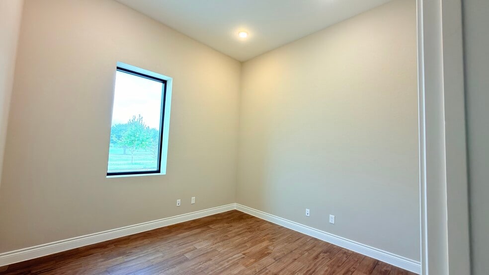 More Photos Of 3522 N Mason Rd, Katy Warehouse For Lease