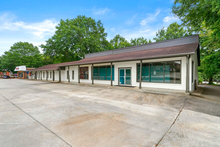 More Photos Of 125-145 E Georgia Ave, Fayetteville Freestanding For Sale