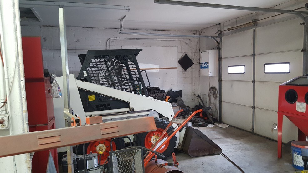 More Photos Of 152 Speigletown Rd, Troy Service Station For Sale