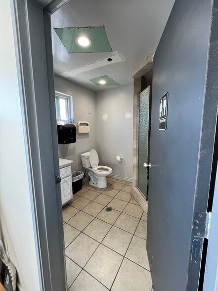 More Photos Of 23601 Avalon Blvd, Carson Storefront Retail Office For Lease