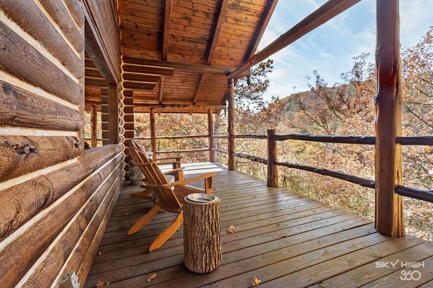 More Photos Of 3134 E Van Buren, Eureka Springs Hotel For Sale