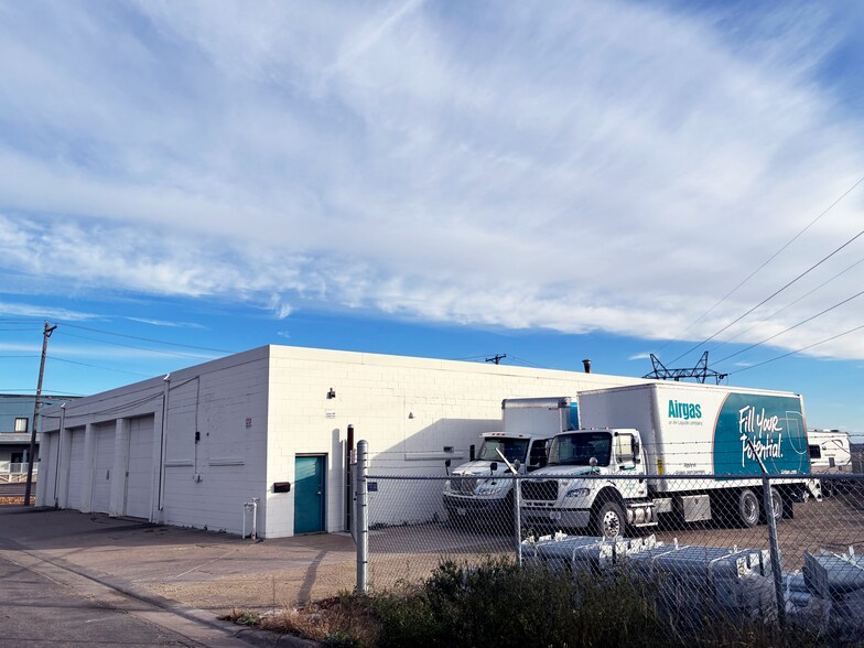 More Photos Of 480 Kenny Rd, Saint Paul Warehouse For Sale