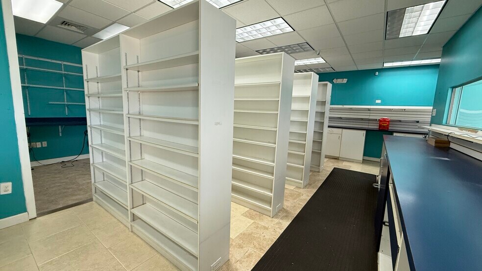 More Photos Of 3350-3390 E Bay Dr, Largo Storefront For Lease