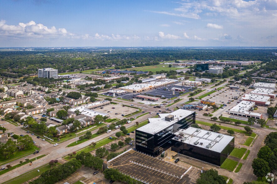 More Photos Of 2321-2353 Bay Area Blvd, Clear Lake City Unknown For Lease