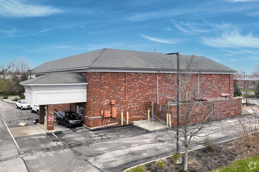 More Photos Of 11591 Olio Rd, Fishers Drugstore For Sale