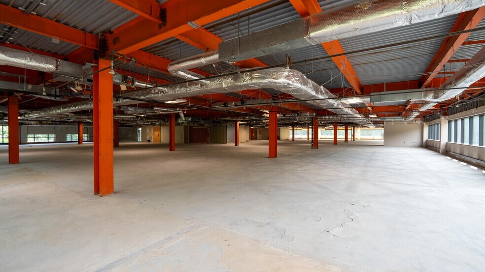 More Photos Of 1000 Sylvan Ave, Englewood Cliffs Office For Sale