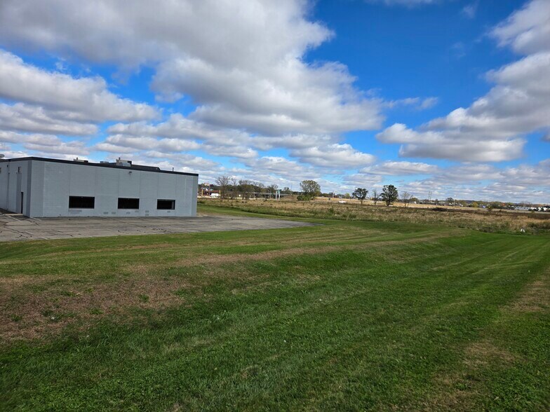 More Photos Of 3305 MN-60, Faribault Office For Sale