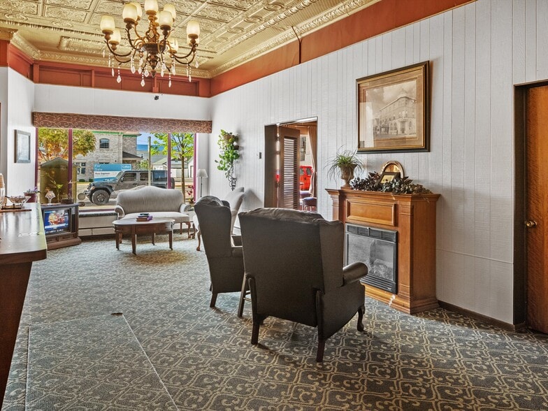 More Photos Of 201 Steele St, Algoma Hotel For Sale