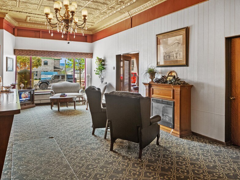 More Photos Of 201 Steele St, Algoma Hotel For Sale