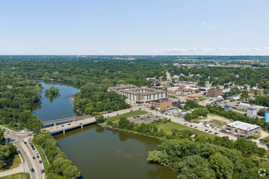 More Photos Of 77 S Adams St, Oswego Apartments For Lease
