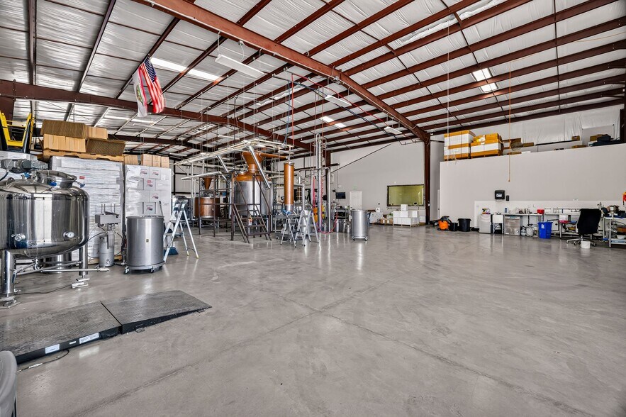 More Photos Of 13464 Browns Valley Dr, Chico Warehouse For Lease