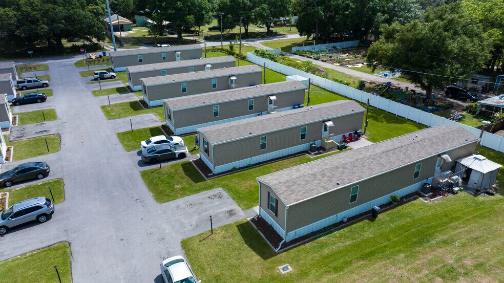 More Photos Of 8035 Gardner Rd, Tampa Manufactured Housing Mobile Home Park For Sale