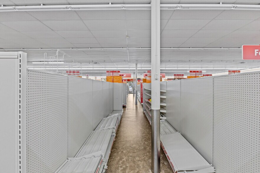 More Photos Of 1945 Kings Rd, Jacksonville Freestanding For Lease