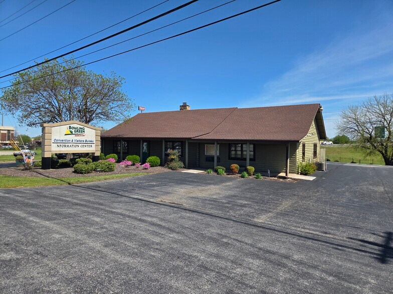 Primary Photo Of 352 Three Springs Rd, Bowling Green Office For Sale