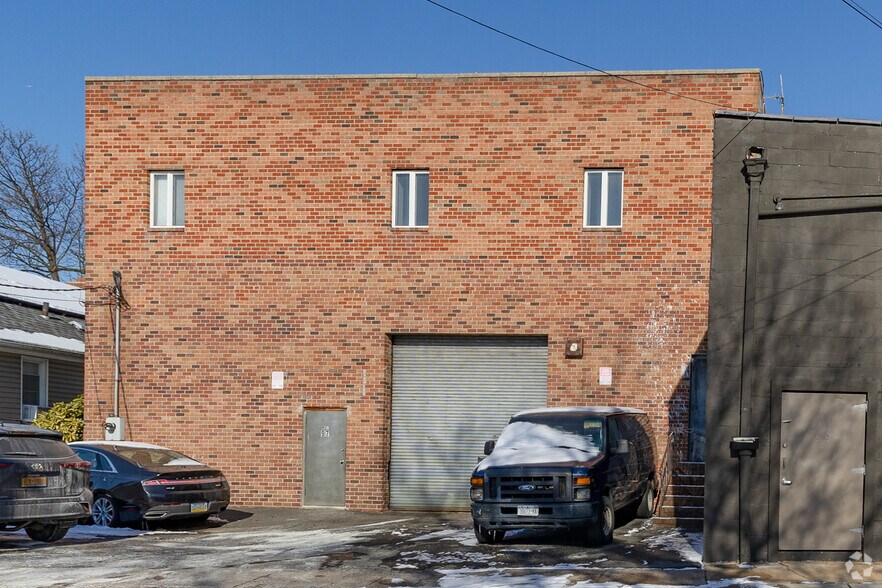 More Photos Of 97 E Valley Stream Blvd, Valley Stream Industrial For Sale