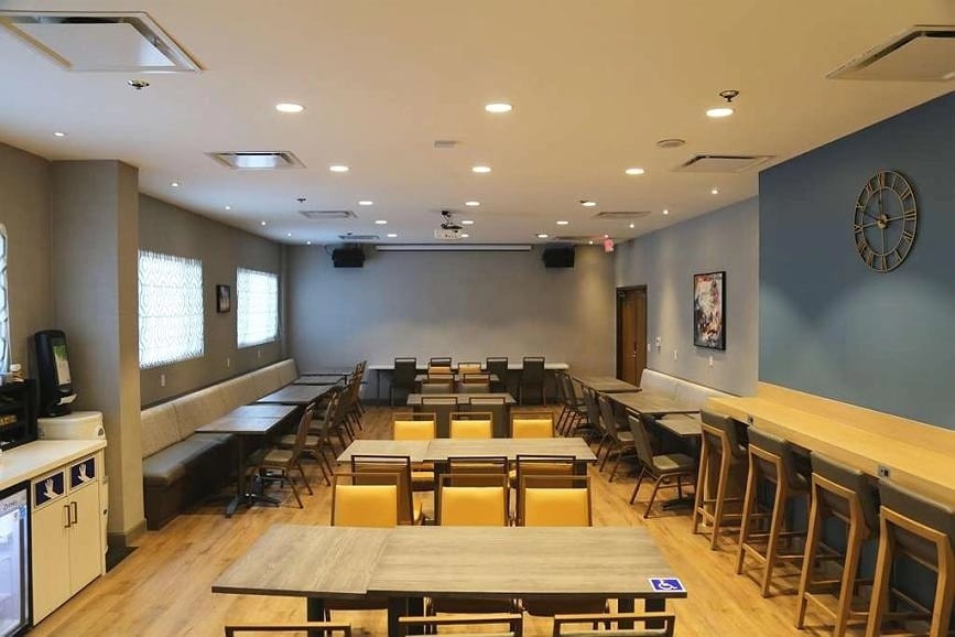 More Photos Of 123 S Lincoln Ave, Monterey Park Hotel For Lease