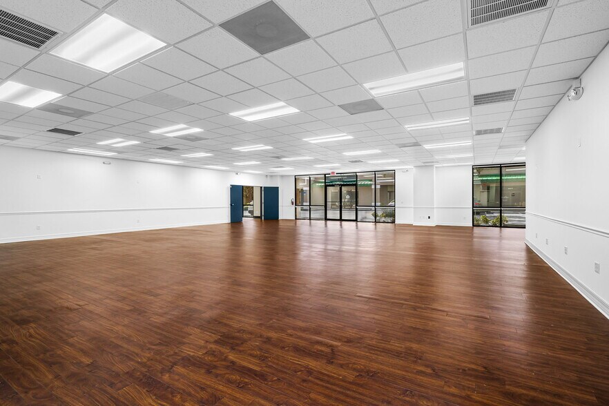 More Photos Of 8991 Daniels Center Dr, Fort Myers Medical For Sale