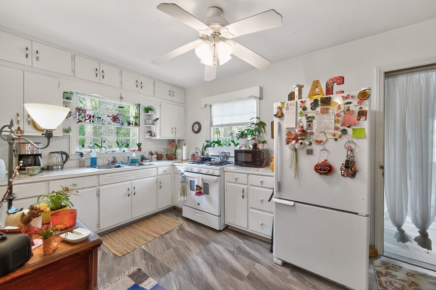 More Photos Of 827 Pinetree Dr, Decatur Apartments For Sale