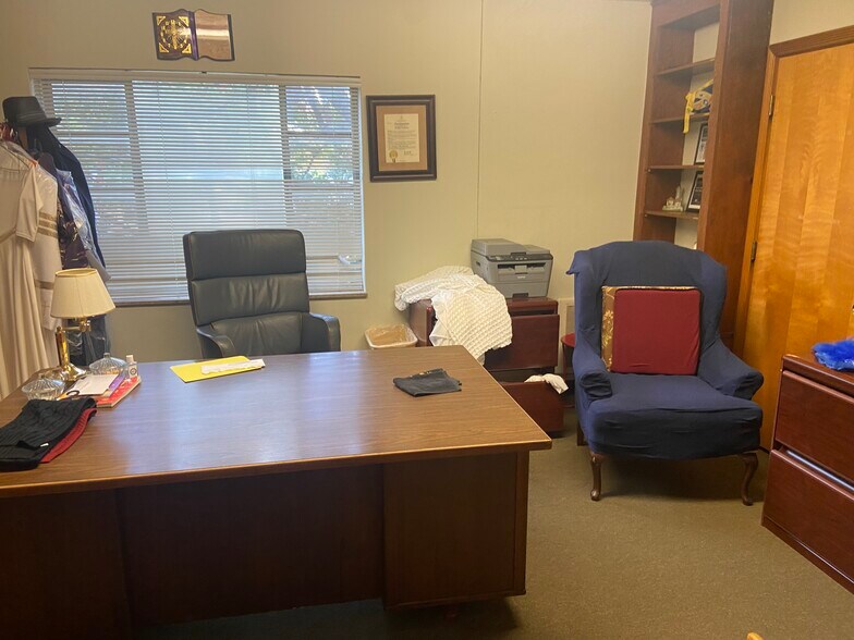 More Photos Of 1570 Chambers Rd, Dellwood Religious Facility For Lease